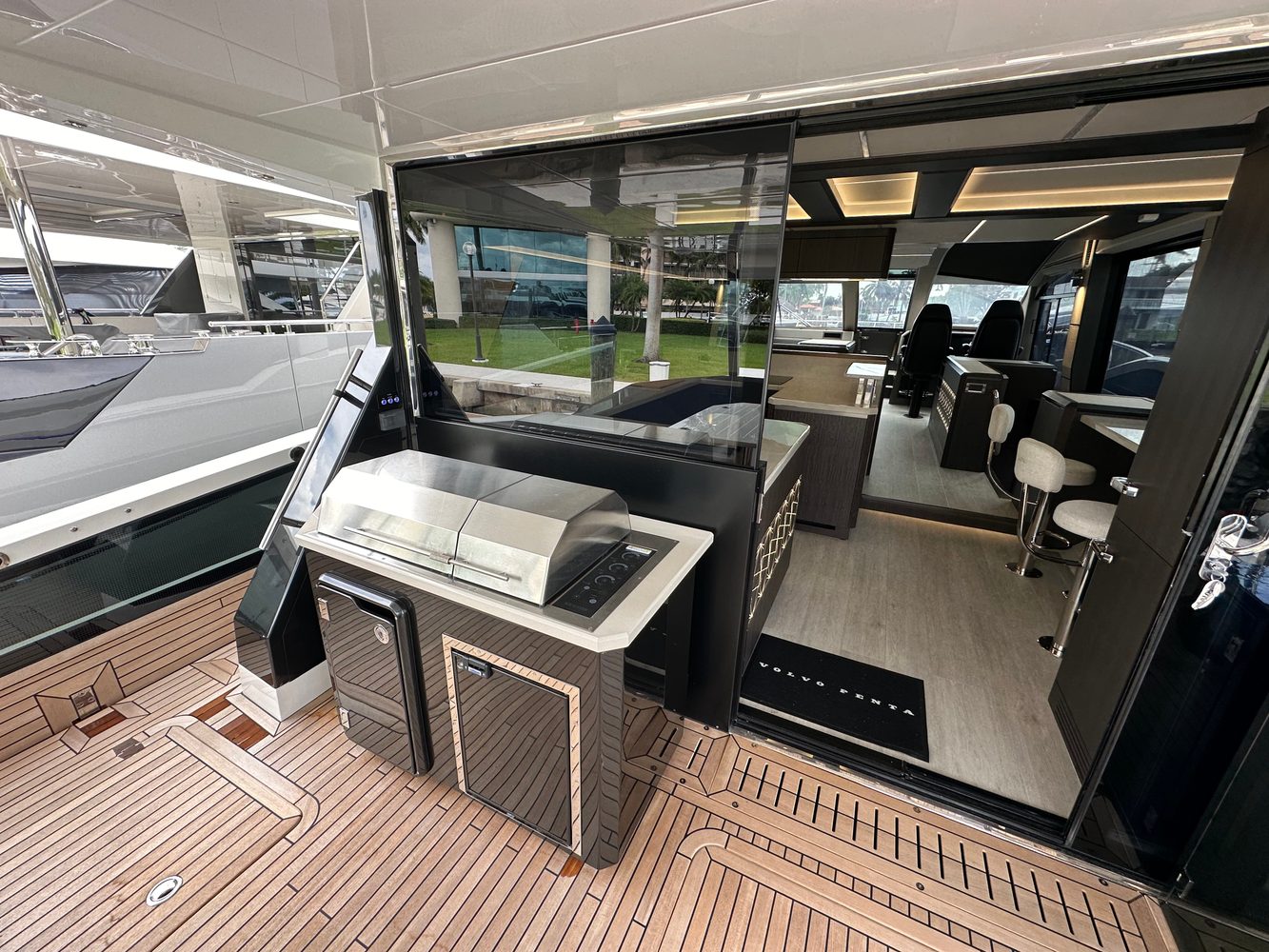 Aft Deck Exterior